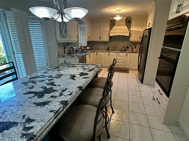 3091 Eden Oak Cres #UPPER — Photo 5