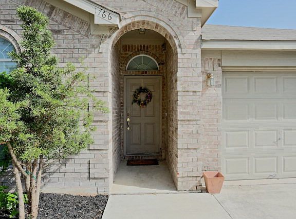 3rd image of 1766 Jacobs Ct