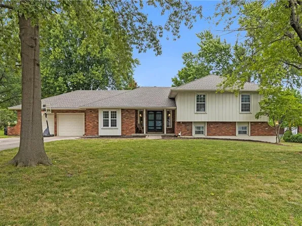 404 E 7th St, Kearney, MO 64060
