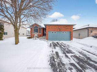 9 Riverdale Dr, Wasaga Beach, ON L9Z 1E9