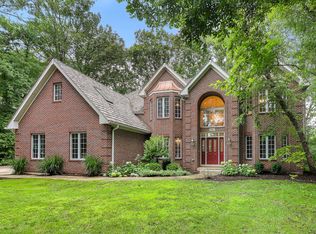 9660 Pacific Ct, Burr Ridge, IL 60527