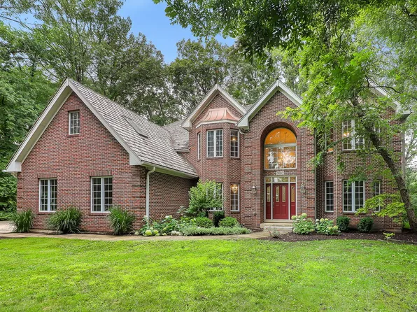 9660 Pacific Ct, Burr Ridge, IL 60527