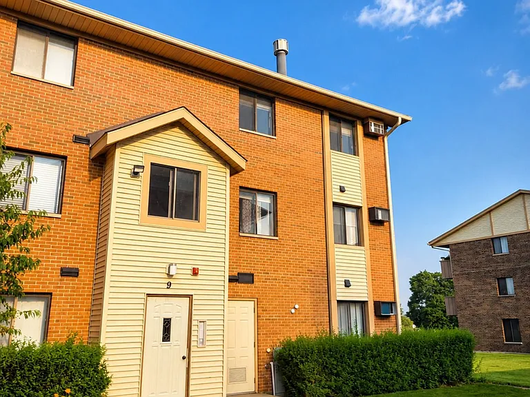 9 Cedar Ct #13 — Photo 2