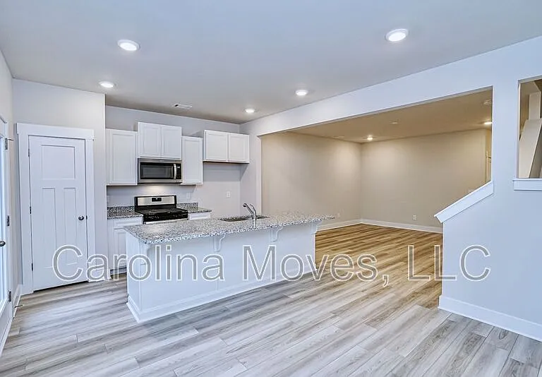 1358 Maplesmith Way — Photo 5