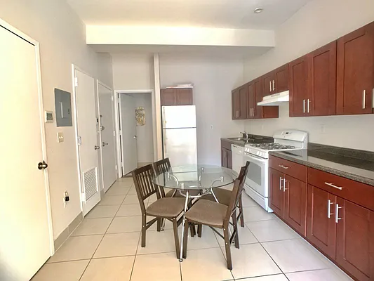 Rented by Bohemia Realty Group | media 37