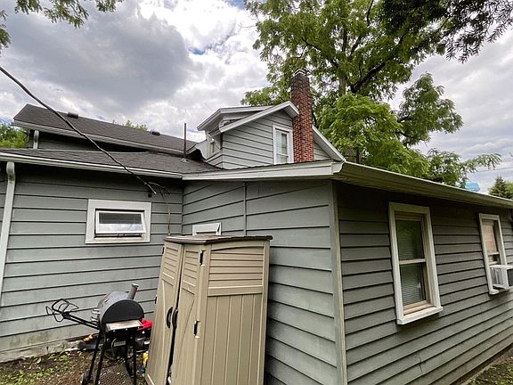 3rd image of 360 W 9th St