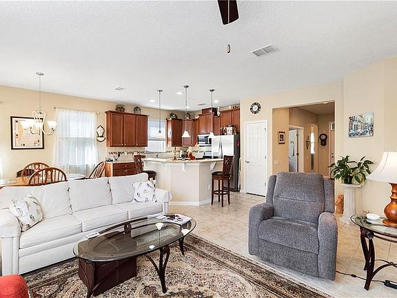 5th image of 531 Cadiz Dr