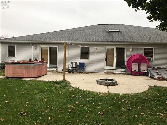 2nd image of 128 Thomas Dr