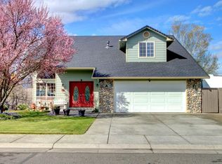 127 Meadowbrook Dr, Central Pt, OR