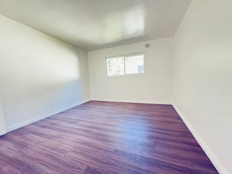 1027 San Andres St #4 — Photo 6