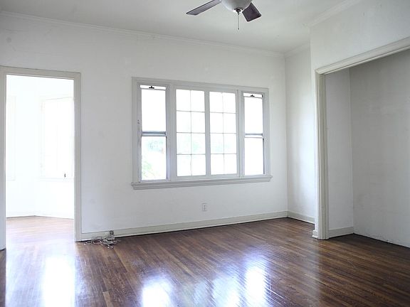 2nd image of 5916 Willoughby Ave #3/4