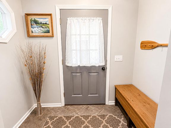4th image of 9592 Fawn Lake Dr