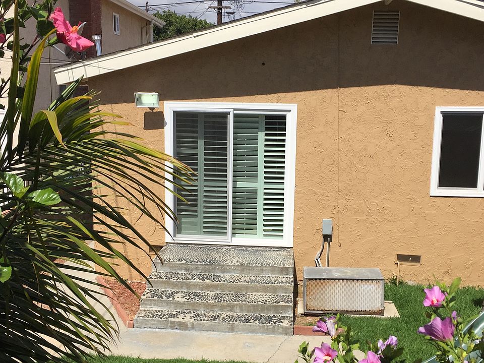 Well kept back and front yards
