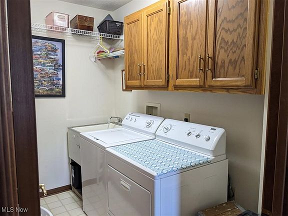 4th image of 3442 Amesbury Ln