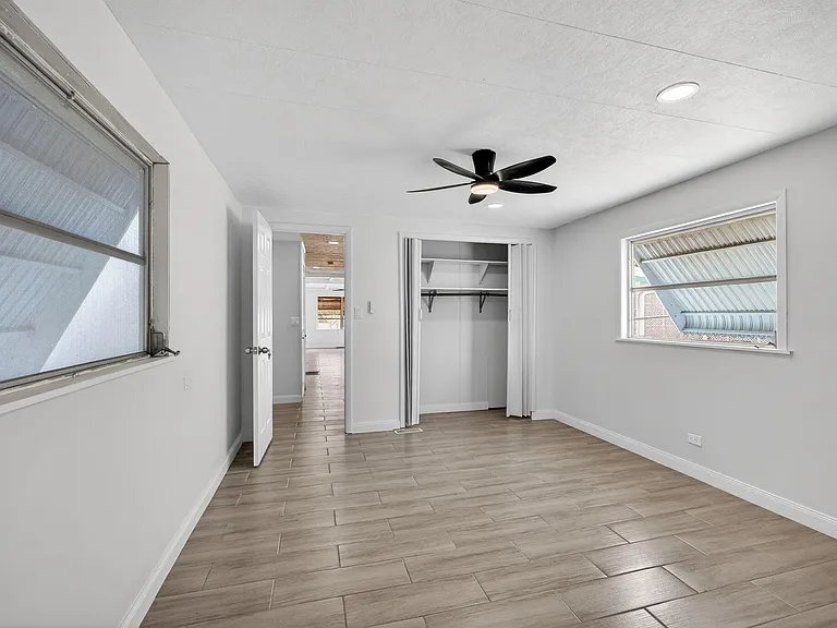 8420 SE Eagle Ave — Photo 16