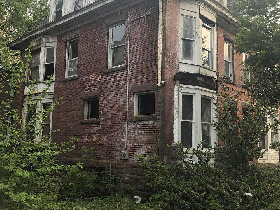 2nd image of 337 N Main St