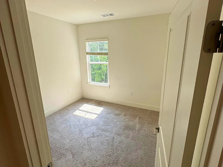 99 Halls Pl — Photo 19