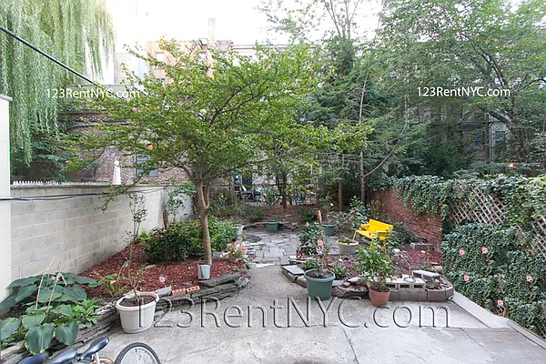 Rented by Chartwell Manhattan Realty | media 14