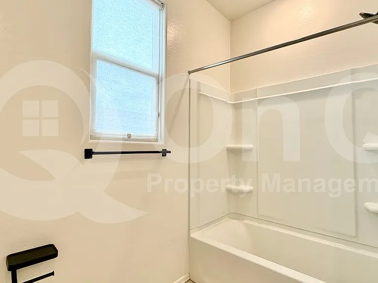 3403 W Pollack St — Photo 18