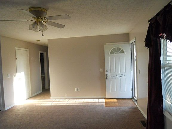 Entrance/Living Room