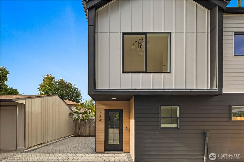 3rd image of 724 N 89TH Street