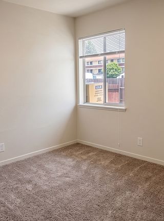 4th image of 1173 Oakview Ave