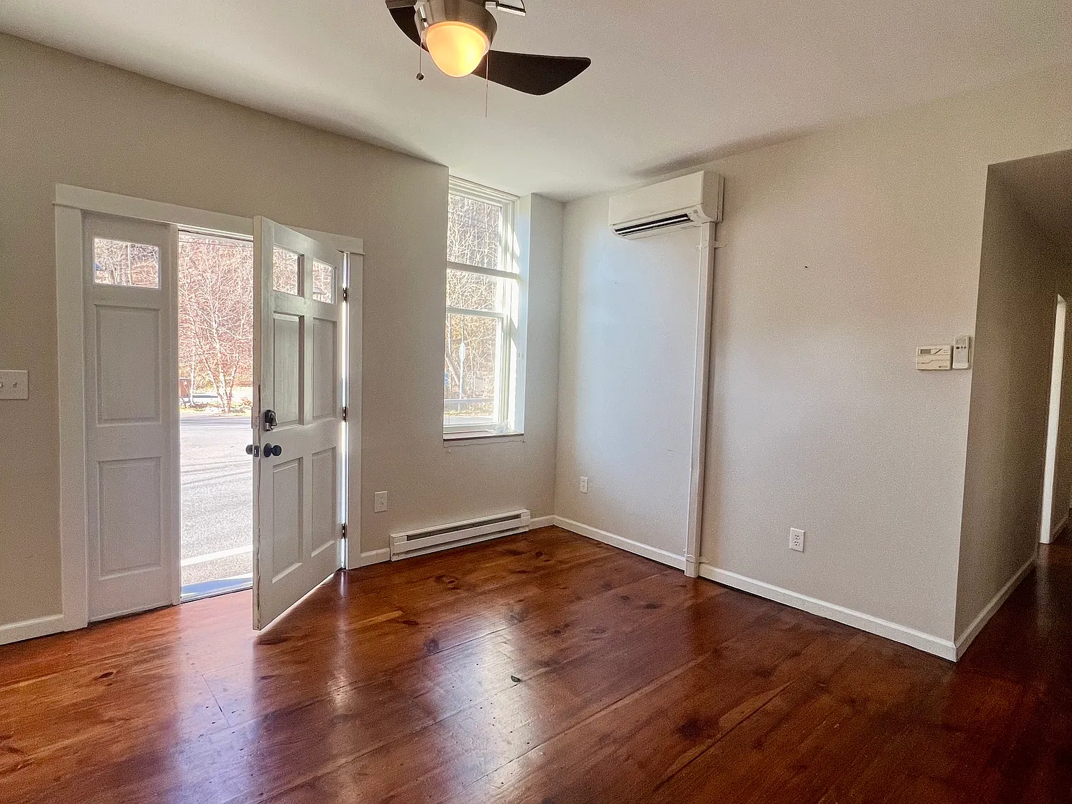 2 bed, 1200 sqft, $2,100 — Photo 3