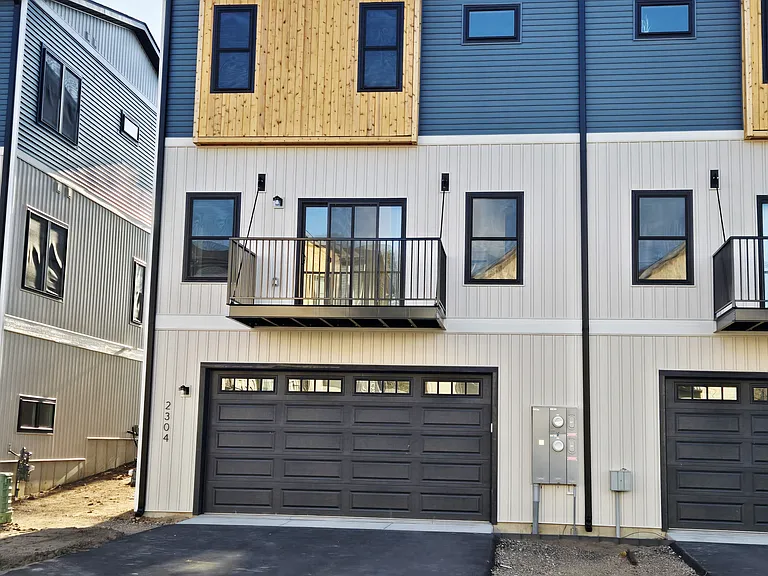2304 1st St — Photo 20