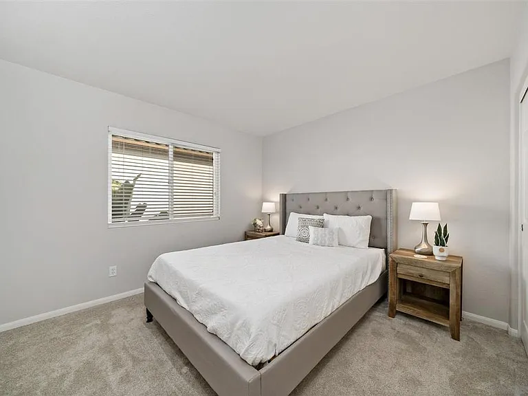3rd upstairs bedroom with queen bed