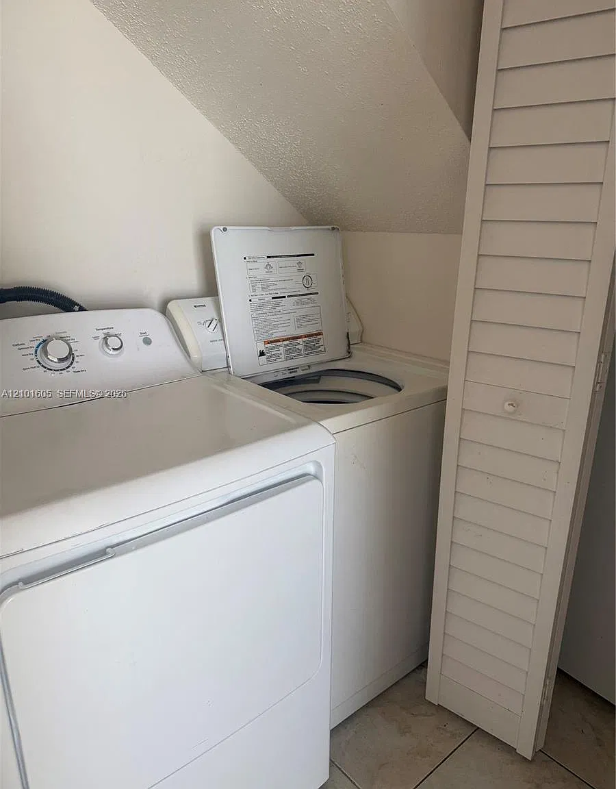 Century Garden Condo — Photo 3