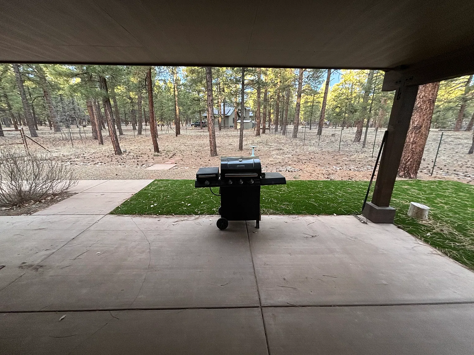 2430 W Blackhawk Ln — Photo 2