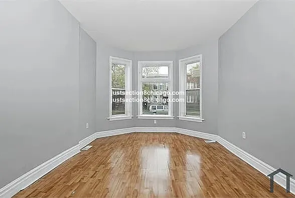 6637 S Champlain Ave #1 — Photo 3