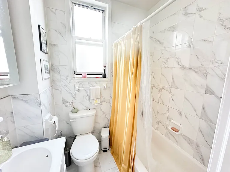 117 Jewel St #2L — Photo 6