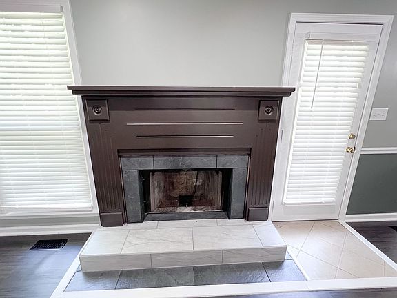 3rd image of 3352 Tara Blvd