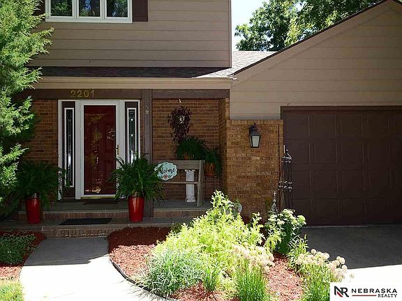 4th image of 2201 S Canterbury Ln