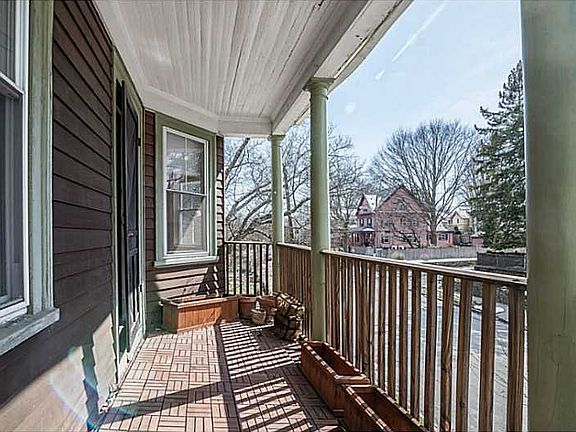 2nd image of 191 Morris Ave #2