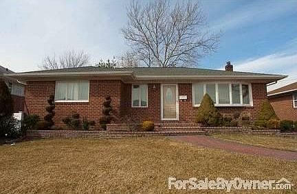 1st image of 125 Miriam St