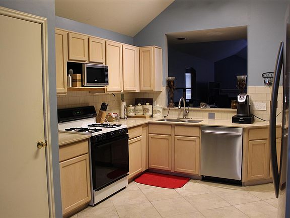 3rd image of 19410 Gladewater Dr