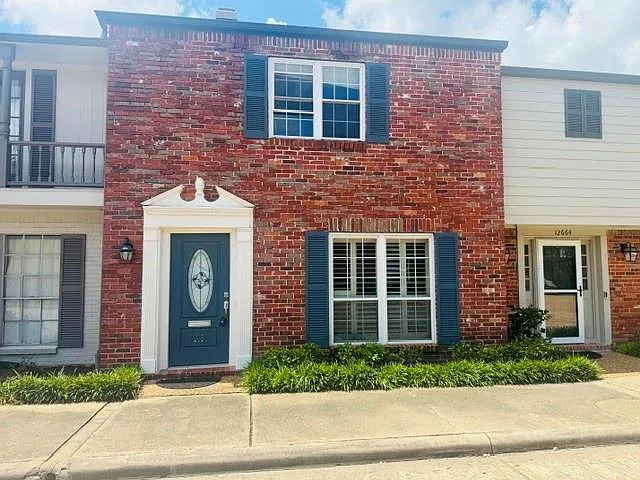 12662 Rip Van Winkle Dr #8