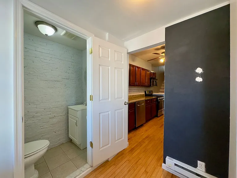 934 S East Ave — Photo 11