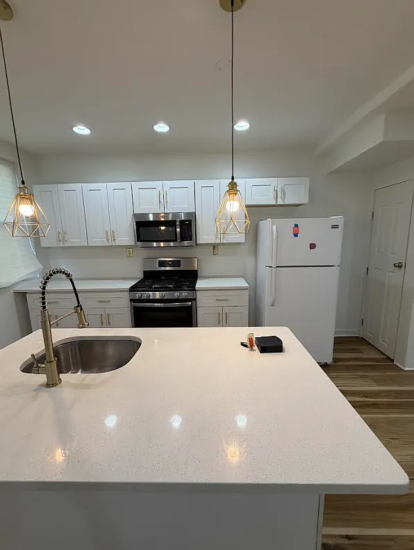 3 bed, 1.5 bath, 1224 sqft, $1,695 — Photo 4