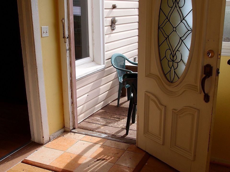 1st image of 239 Crescent Ave
