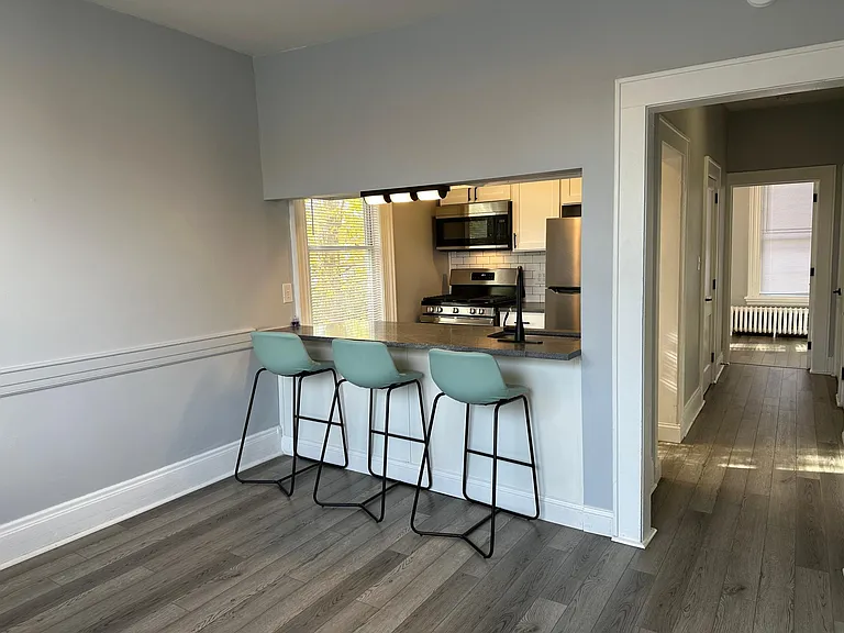 403 Oak St #3 — Photo 5