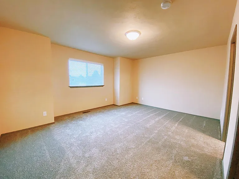1202 N Bell St — Photo 10