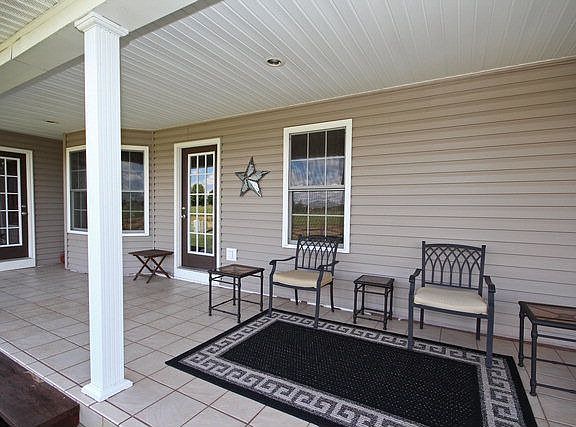 5th image of 1000 Golfview Dr