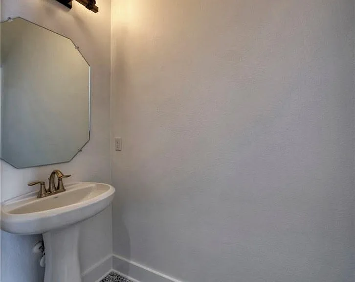 1010 Grant Wood Ave — Photo 15