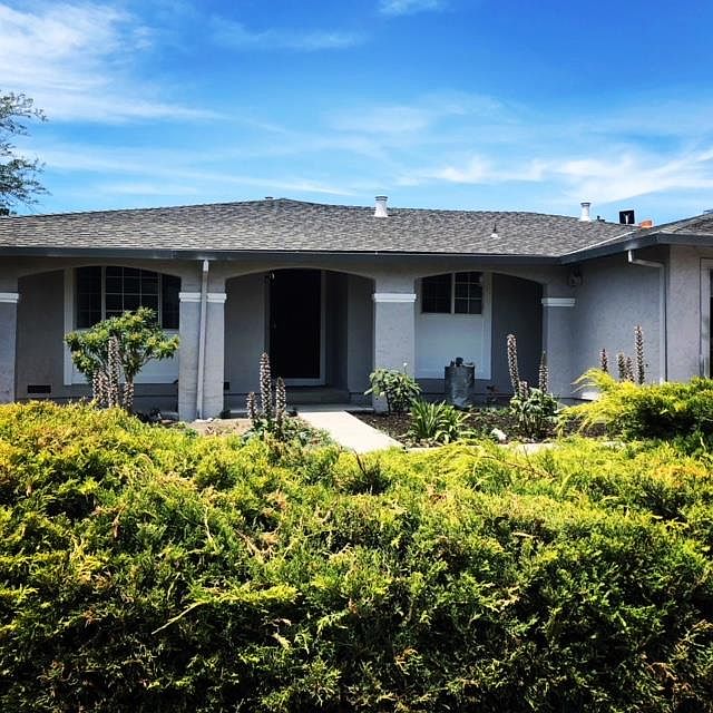 1st image of 445 Hyde Park Dr