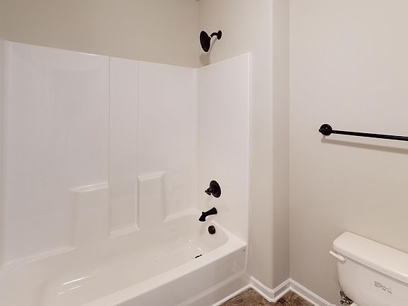 Full Bathroom in Premier Series 2977 from Hyde Homes