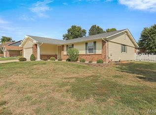 6834 Black Water Dr, Saint Louis, MO 63129