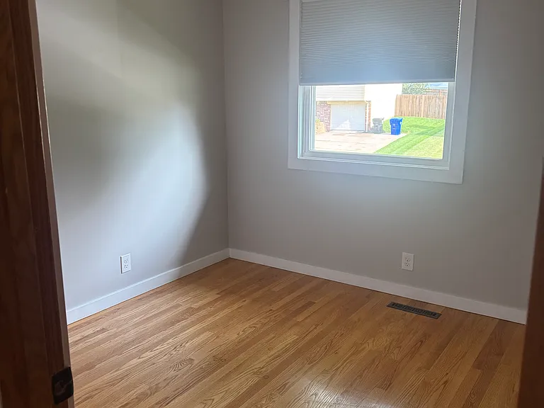 14005 Jennifer Rd — Photo 6